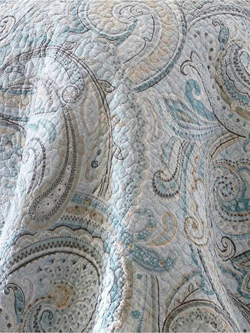 Levtex Home spruce spa quilt king set.